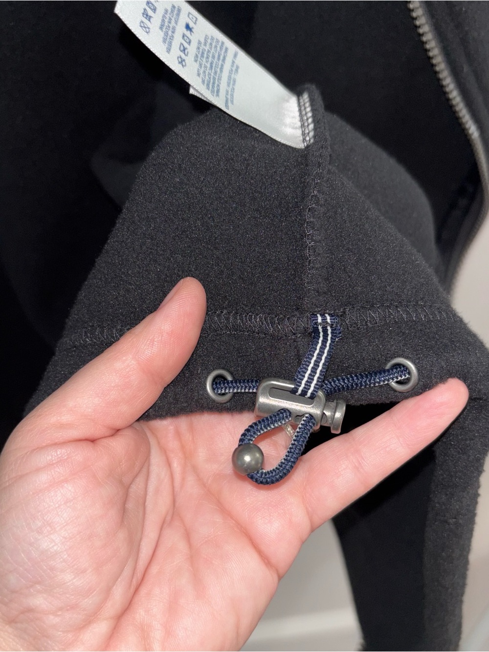 Lands' End Men's XL Black Full Zip Fleece Vest Gray Trim Adjustable Bottom EUC - Picture 8 of 8